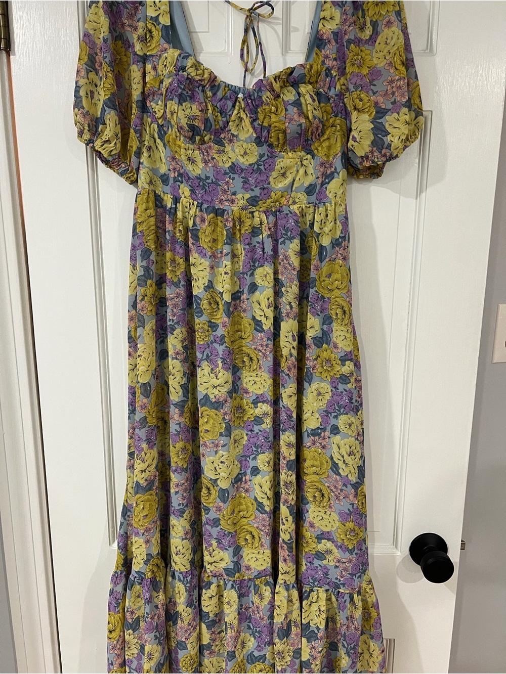 NWT ASTR the Label floral Sweetheart neck midi dress. Purples/Gold/Blue.Large - Picture 10 of 15